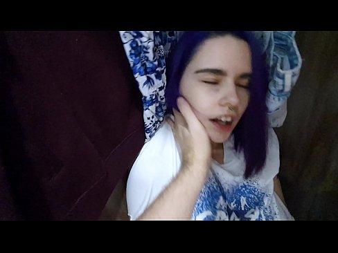 ❤️ Atopo a miña irmá no armario e axudouna a correrse ️ Vídeo anal a nós gl.gayasianporn.ru